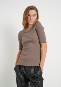 InWear Navadna majica - sandy grey