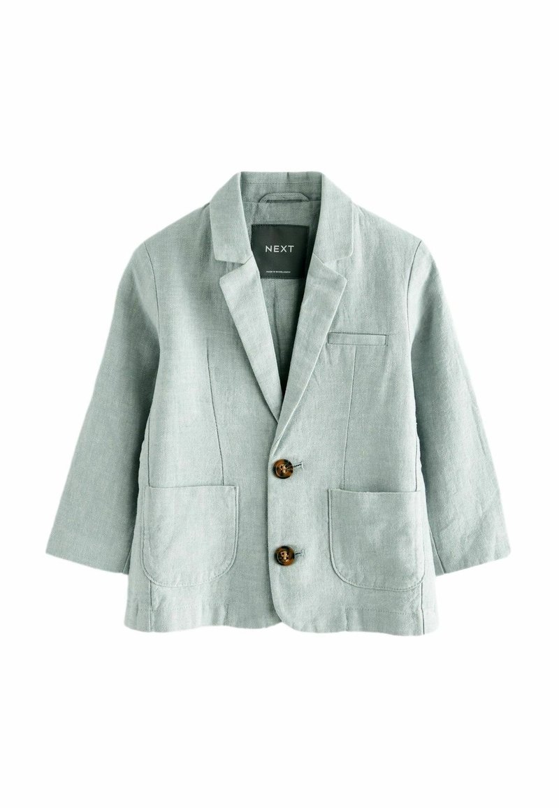 Blazer gris clair à deux boutons avec col à revers cranté, deux poches plaquées à l'avant et une poche poitrine passepoilée, fabriqué par NEXT, présenté sur fond blanc.