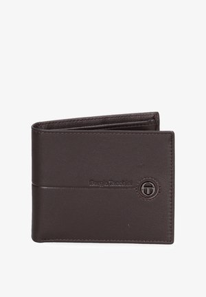 Portafoglio in pelle marrone con design a piega, logo impresso e un accento circolare. Texture liscia con dettagli di cucitura visibili.