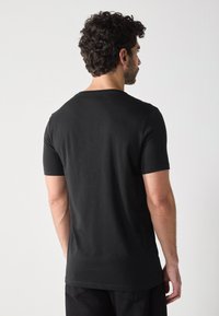 Pier One 10 PACK - Basic T-shirt - true black