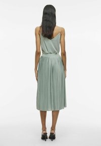 VILA MIDI - sukňa v tvare A - green milieu