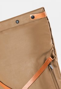 Aunts & Uncles OSAKA - Tagesrucksack - tapir