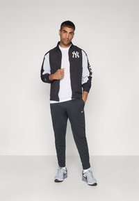 Fanatics NEW YORK YANKEES WOVEN TRACK JACKET - Sporto klubų atributika - white/black