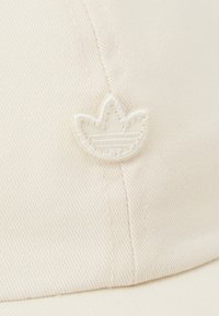 adidas Originals PREMIUM ESSENTIALS DAD - Gorra - off-white
