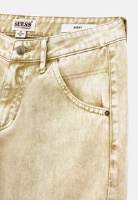 Guess Jeans a sigaretta - beige