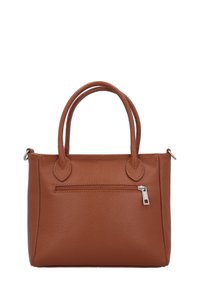 Braune Lederhandtasche mit zwei abgerundeten Griffen, einer Reißverschluss-Fronttasche und einer strukturierten Oberfläche. Enthält silberne Hardwareakzente.