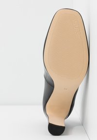 Guess Escarpins à talons hauts - black