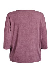Bordeauxfarbener Sweatshirt mit lockerer Passform, nahtlosem Schulterdesign und Dreiviertelärmeln. Weicher, strukturierter Stoff mit glatter Oberfläche.