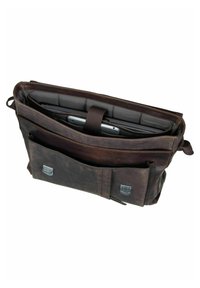 Borsa a tracolla in pelle marrone con più scomparti, un interno imbottito e hardware argentato per chiusura e accenti.