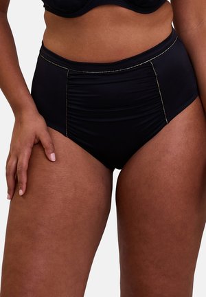 Bas de bikini noir taille haute en tissu lisse, avec des détails froncés et des coutures dorées sur les côtés.