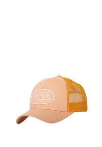 Gorra trucker de melocotón con visera curvada, parte posterior de malla y logotipo bordado en blanco "Von Dutch California" en el panel frontal.