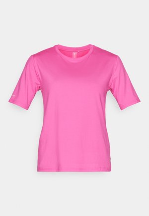 Fuchsian kortärmad t-shirt med rund halsringning, tillverkad av ett mjukt tyg. Har en logotyp på vänster ärm.