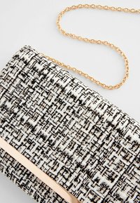 Next DETACHABLE STANDARD - Clutches - monochrome bouclé