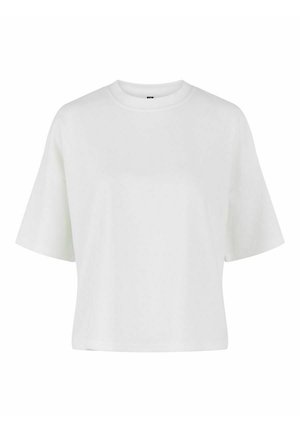 Prosty biały krótki t-shirt z krótkimi rękawami i okrągłym dekoltem na białym tle.
