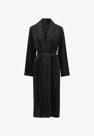 Accappatoio nero a maniche lunghe realizzato in materiale morbido e peluche. Presenta un colletto a scialle, cintura da annodare e due tasche frontali.