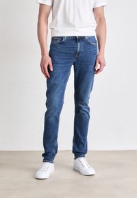 Tommy Hilfiger CORE BLEECKER  - Jeans Slim Fit - mid blue