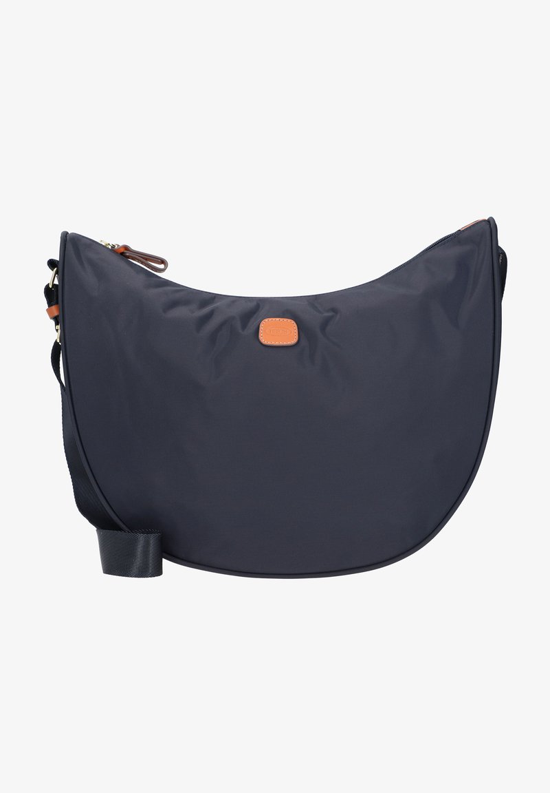 Borsa a spalla in nylon blu navy con una texture liscia, forma curvilinea e un accento in pelle beige. Presenta una sola tracolla regolabile e chiusura con zip.