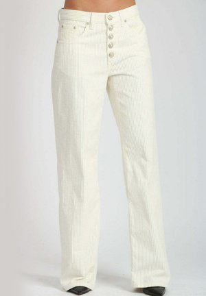 Pantaloni a gamba larga in velluto a coste bianco con vita alta, dotati di chiusura con cinque bottoni, tasche laterali e texture a coste verticali.