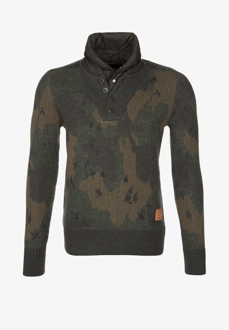 Gestrickter Pullover mit Camouflage-Muster in Dunkelgrün- und Olivtönen. Verfügt über einen Kragen, eine dreiknöpfige Knopfleiste und gerippte Bündchen.