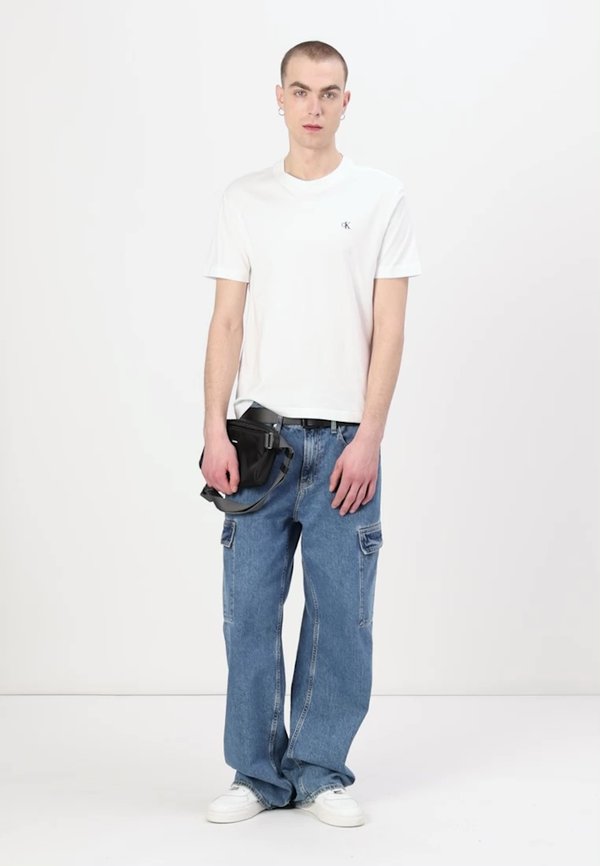 SERIF FONT GRAPHIC TEE UNISEX - Print T-shirt3