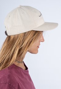 Mira Paris FREQUENCY EMBROIDERY VINTAGE - Kepuraitė - beige