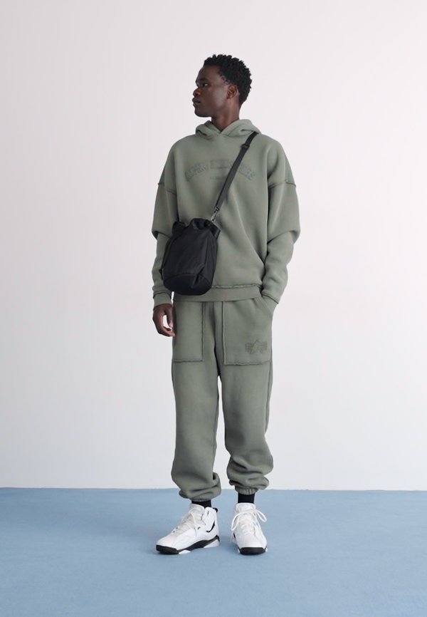 CARRY BAG UNISEX - Cross body bag3