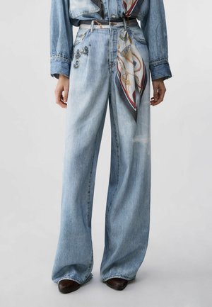 LIU JO, THE GIGI HADID EDIT - Coupe large - light blue denim