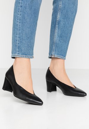 2-2-22435-24 - Pumps - black