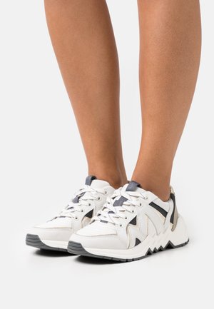 Maje, Baskets basses - off-white