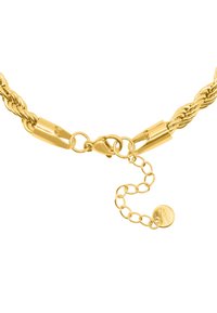 Collana a catena intrecciata placcata in oro con chiusura a moschettone sicura e una catena d'estensione regolabile con un ciondolo circolare.