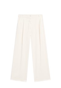 Pantalons larges en tissu doux crème. Dotés d'une taille haute, de plis et de poches latérales. Texture lisse avec un design propre et minimaliste.