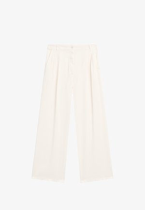 Pantaloni a gamba ampia in morbido tessuto crema. Presentano una vita alta, delle pieghe e tasche laterali. Texture liscia con un design pulito e minimalista.