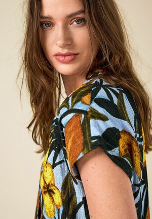 Next, REGULAR FIT - TEXTURED V-NECK TIE FRONT SHORT SLEEVE TOP . - Blouse - blue yellow floral print