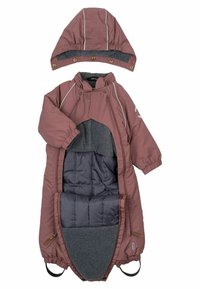 Gevoerde, roze buiten sneeuwoverall met een afneembare kap. Heeft grijze voering, elastische manchetten en ritsen op de zakken voor veilige opslag.