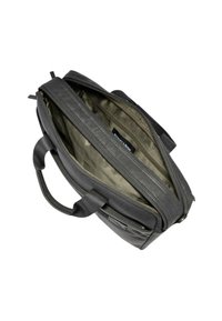 Borsa in pelle nera con doppia cerniera, esterno testurizzato, dettagli cuciti e fodera interna verde oliva. Due manici si attaccano alla parte superiore.