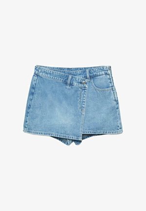 Jasnoniebieska spódnica spodenki z denimu z asymetrycznym paskiem w talii, zapięciem na guziki z przodu, suwakiem oraz bocznymi i przednimi kieszeniami.