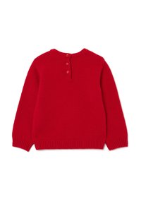 Roter Strickpullover mit rundem Ausschnitt und drei Knöpfen auf der Rückseite. Gerippte Bündchen an Ärmeln und Saum verbessern die Textur und Passform.