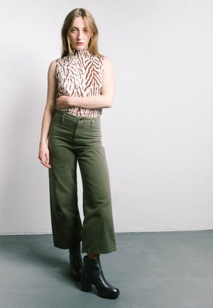 BALAGAN ELTON - Aulinukai - black