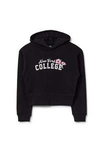 Sudadera cropped negra con un gráfico frontal que presenta "New York COLLEGE" en blanco, acentuado por bordados florales rosas a la derecha.