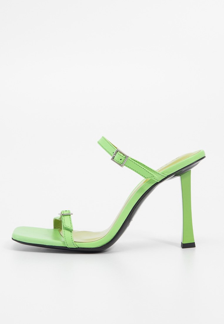 BY FAR Muiltjes met hak groen BY FAR Muiltjes met hak groen