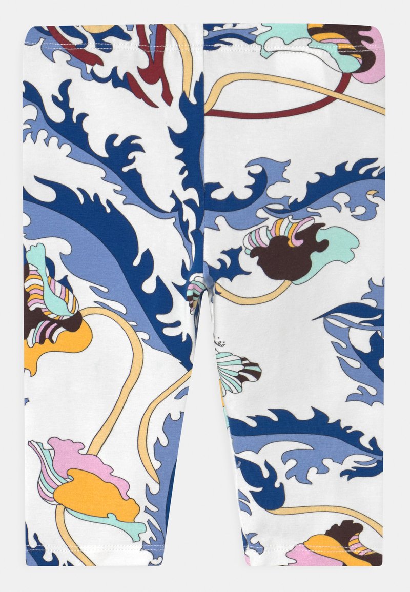 Leggings feitos de um tecido suave, apresentando um padrão floral colorido com detalhes em azul, amarelo e rosa sobre um fundo branco.