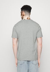Levi's® RELAXED FIT - T-shirt print - grey