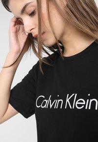 Calvin Klein Underwear COMFORT  - Maglia del pigiama - black/white