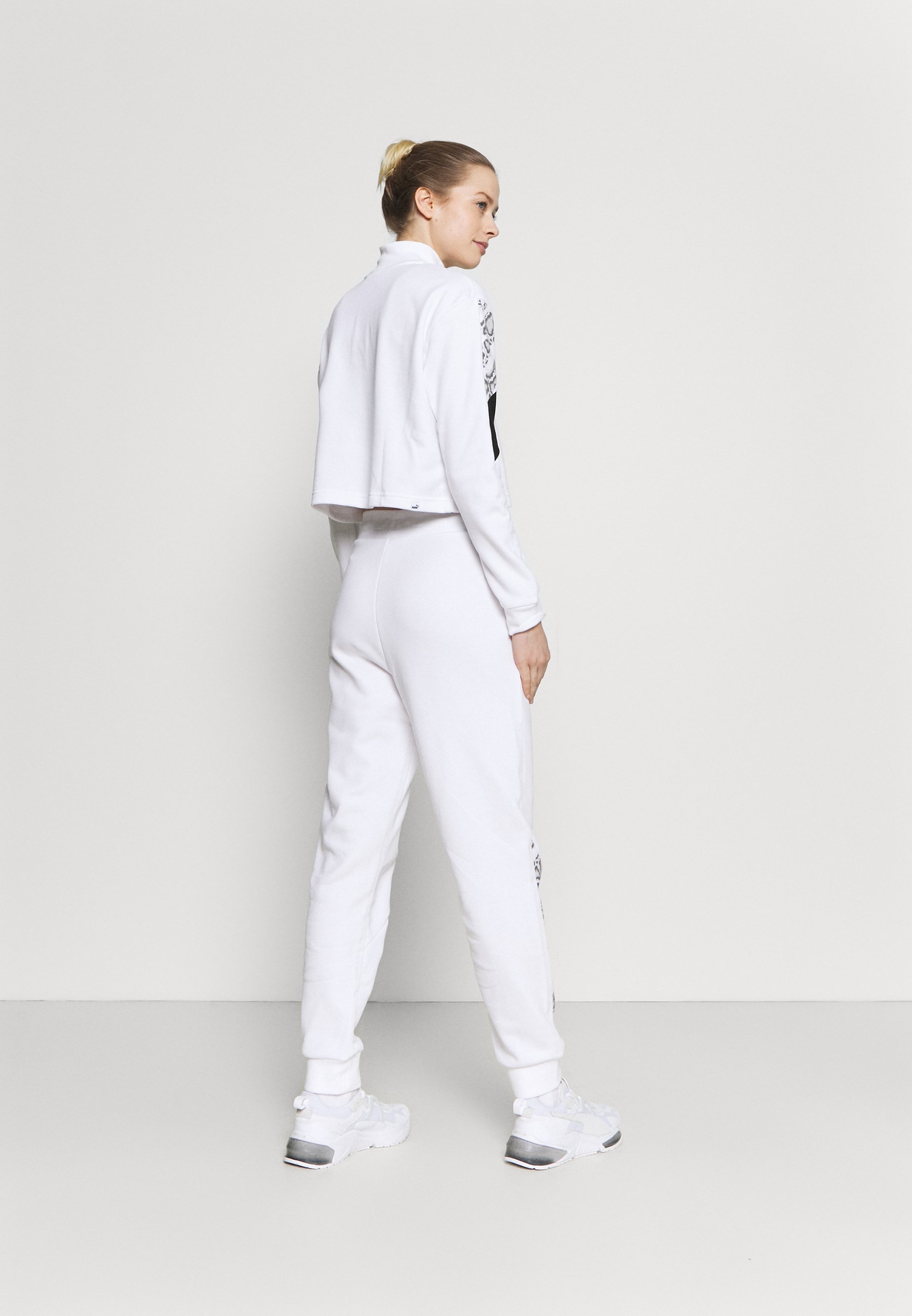 Puma REBEL HIGH WAIST PANTS - Pantalones deportivos - puma white/blanco -  Zalando.es