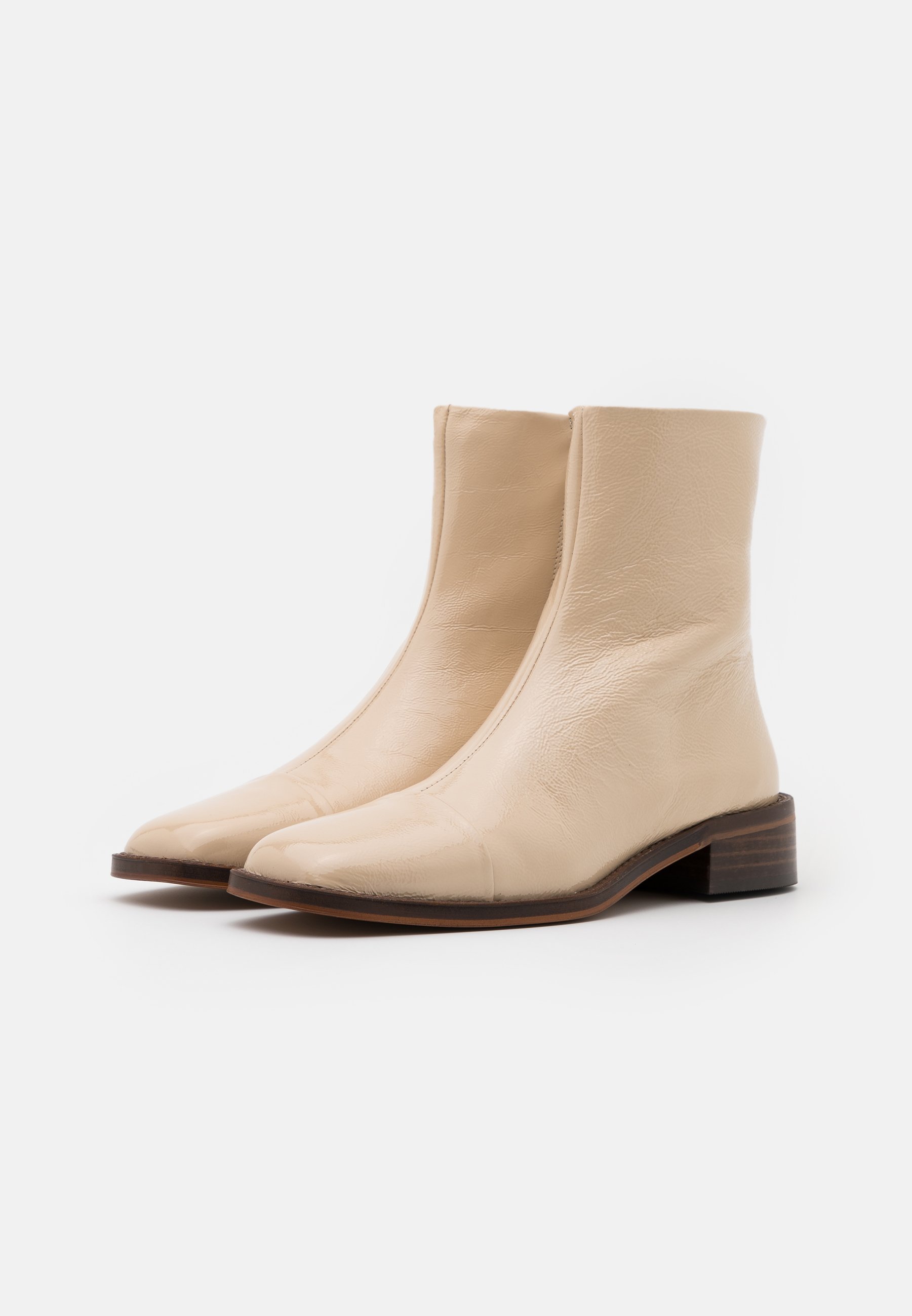 bottes blanches jonak
