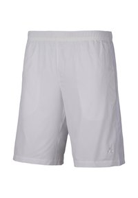 Weiße Sportkurzgröße mit einem elastischen Bund, glattem, leichtem Stoff, seitlichen Netzpanelen und einem kleinen Logo am unteren Bein.