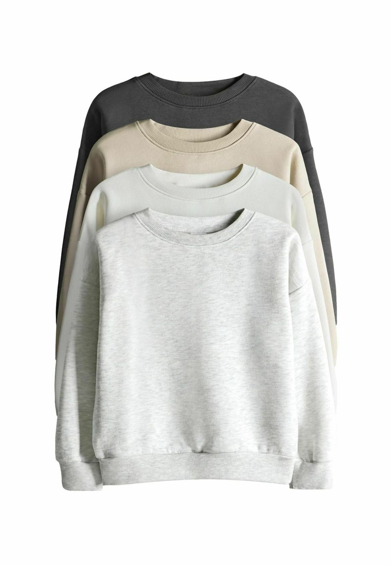 Čtyři mikiny naskládané vertikálně, vyrobené z měkké látky. Barvy zahrnují tmavě šedou, béžovou, světle šedou a téměř bílou. Hřebíčkový výstřih a manžety.