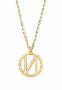 Guld halskæde med et rundt vedhæng, der har et abstrakt, lineært design indeni. Materialet har en glat, poleret overflade.