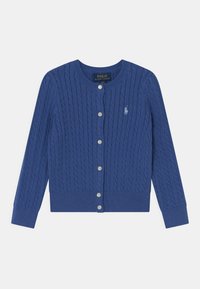 Blaues, kabelgenähtes Cardigan mit gerippten Bündchen und Saum, verfügt über einen runden Halsausschnitt und eine Knopfleiste, verziert mit einem kleinen Logo.