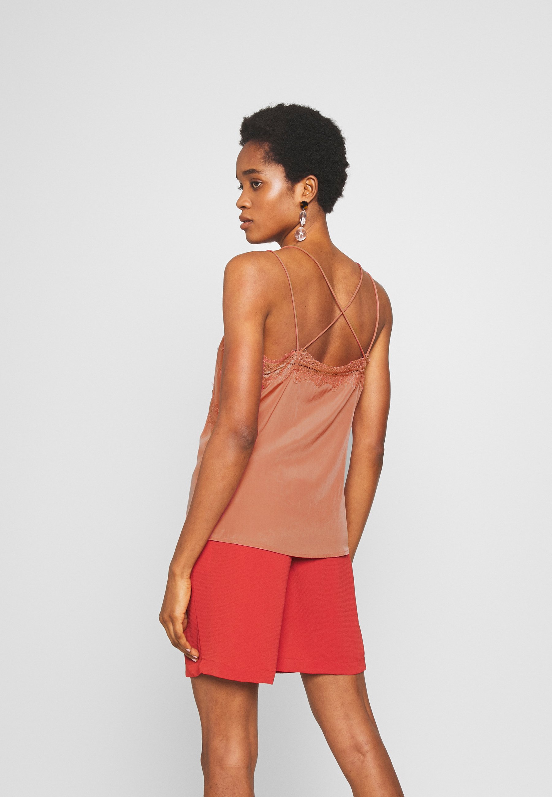 Vila VIEMISA SINGLET Topper dusty cedar Zalando.no Vila VIEMISA SINGLET - Topper - dusty cedar